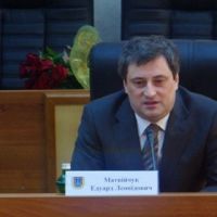 Губернатор Одесской области подарил педагогам 2 квартиры