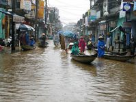 Во Вьетнаме произошло крупнейшее наводнение: пострадало около 35 человек