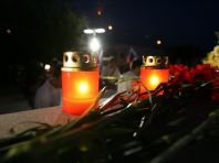 В Украине зажгли свечи по погибшим в московском метро
