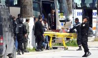 После теракта в Тунисе появились первые результаты: задержаны подозреваемые и опознаны тела погибших